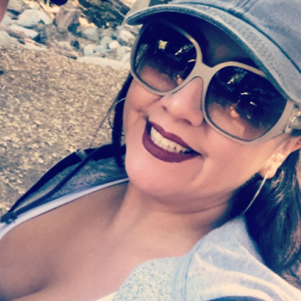 Meet your Posher, Alma